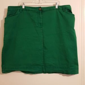 Green twill skirt, lightly worn